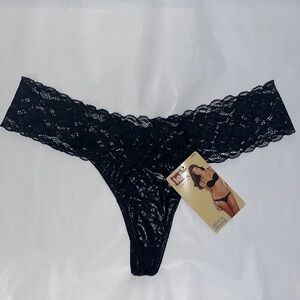 LEI Micro Thong Black Stretch Lace & Snakeskin Print Women’s Size 5 NEW